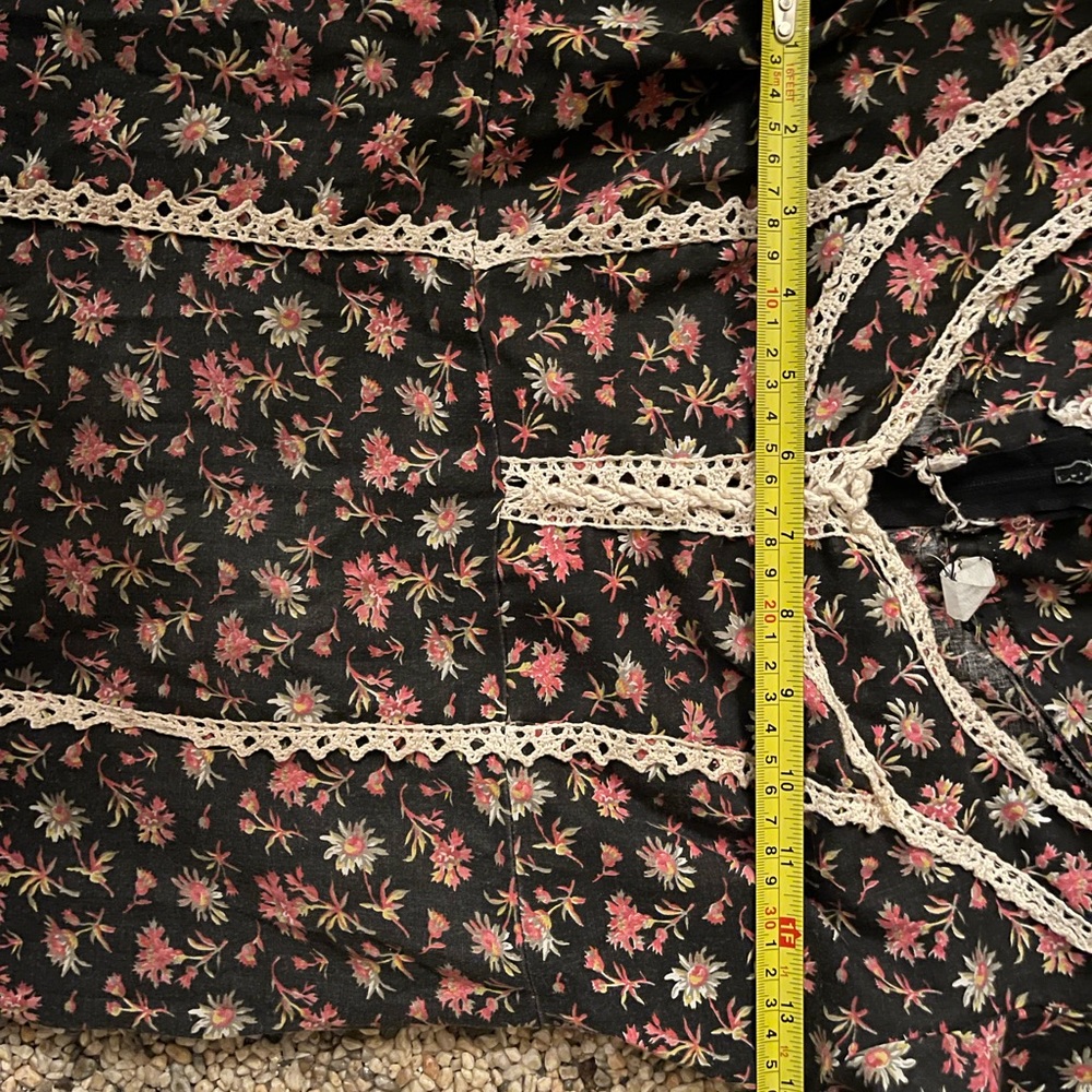 Vintage Dress Lace Up Floral Long Dress Zip Up Back Arm pit to arm pit 13-14”. - Picture 10 of 13